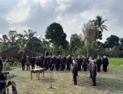 Pelantikan Unik di Tengah Sawah, Bupati Purwakarta Rotasi 14 Pejabat Eselon II