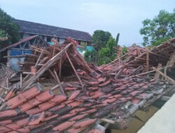 Respons Sigap Bupati Saepul Bahri Bin Zein: Bantuan Langsung untuk MTs Al-Waahidah yang Ambruk di Purwakarta